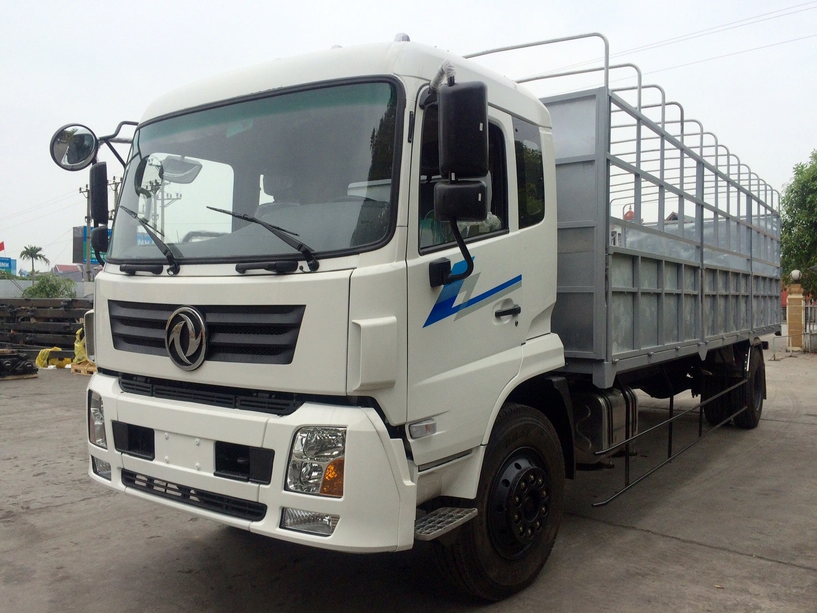 Cho thuê xe tải chở hàng 8 tấn – Đường Việt Sài Gòn